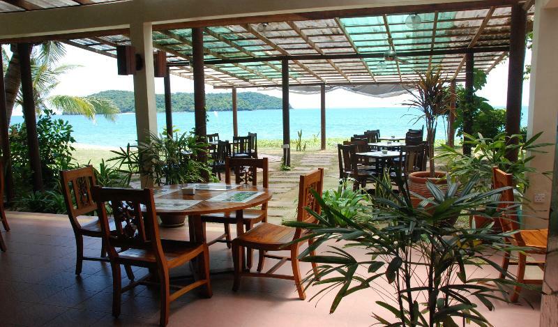 Frangipani Langkawi Resort Пантай-Сенанг Экстерьер фото
